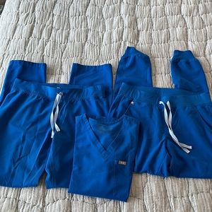 Figs set: 3 pieces: 2 medium tall pants straight and Zamora joggers), and 1 top